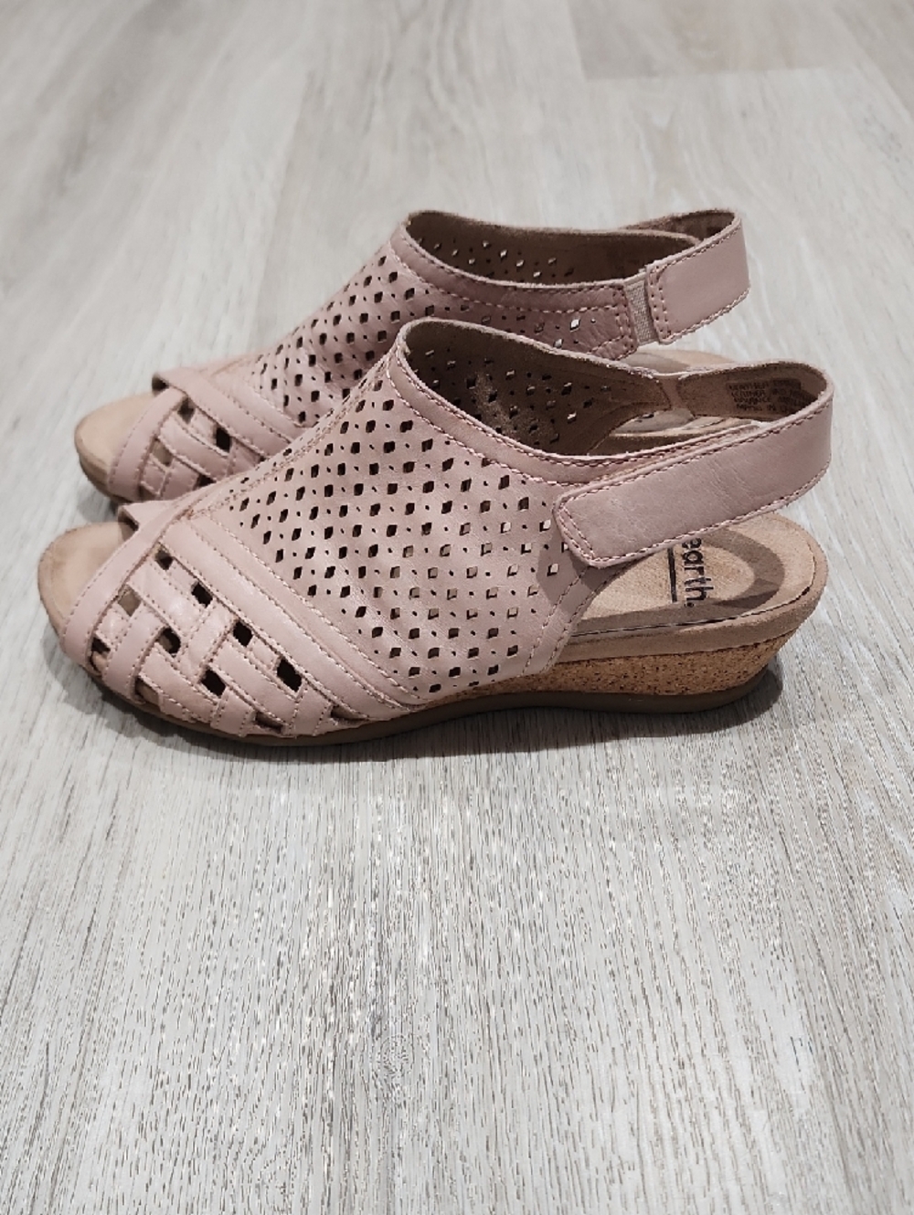 Earth Blush Pink Perforated Woven Slingback Sandals 7.5M - Picture 3 of 10